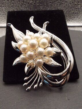 VINT. STERLING JAPANESE REAL AKOYO PEARLS FLORAL DRAMATIC FLARE PIN /PENDANT 51